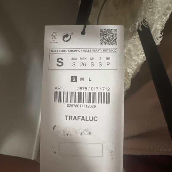 Embroidered Lace Beige Halter Top - Picture 3 of 3